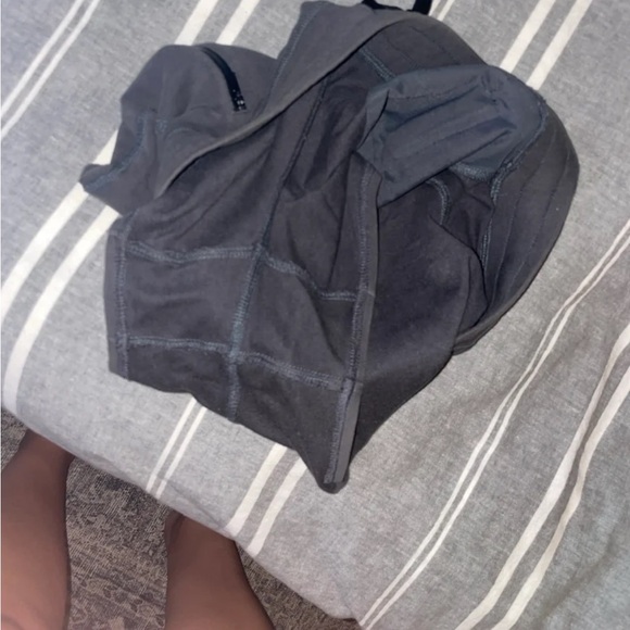 ALO Yoga Charcoal Gray Shorts - Picture 4 of 6